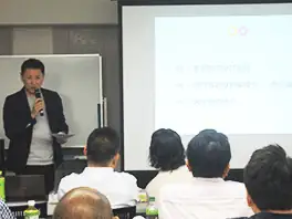 株式会社ニーズ 代表取締役 小柳　政隆様